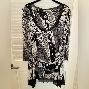 Pre-Loved Laura Max Black/White Tunic Top